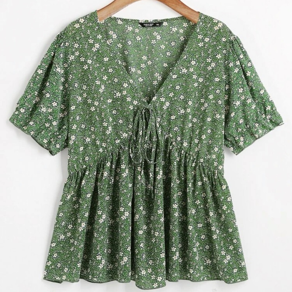 DITSY FLORAL PRINT KNOT FRONT BABYDOLL BLOUSE GRN BOHO SHORT SLEEVE NON-…